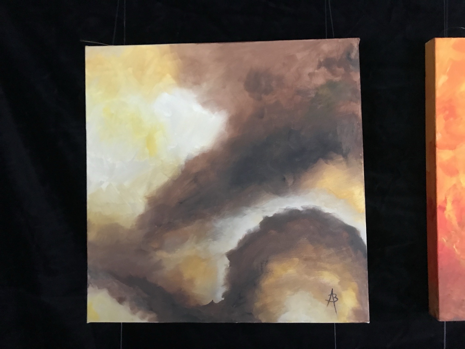 La Terre, peinture abstraite de Béa dans des tons bruns, gris et lumineux